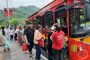 接连输给纽卡、切尔西、曼联，维拉遭遇主场三连败